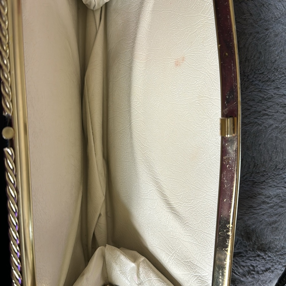 Vintage Black Purse in very good condition.  Think Audrey Hepburn style. - Picture 4 of 5